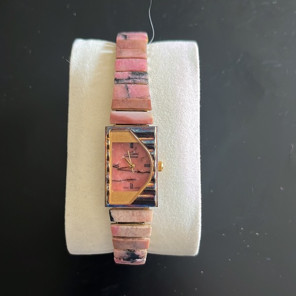 Pink watch - Picture 2 of 3